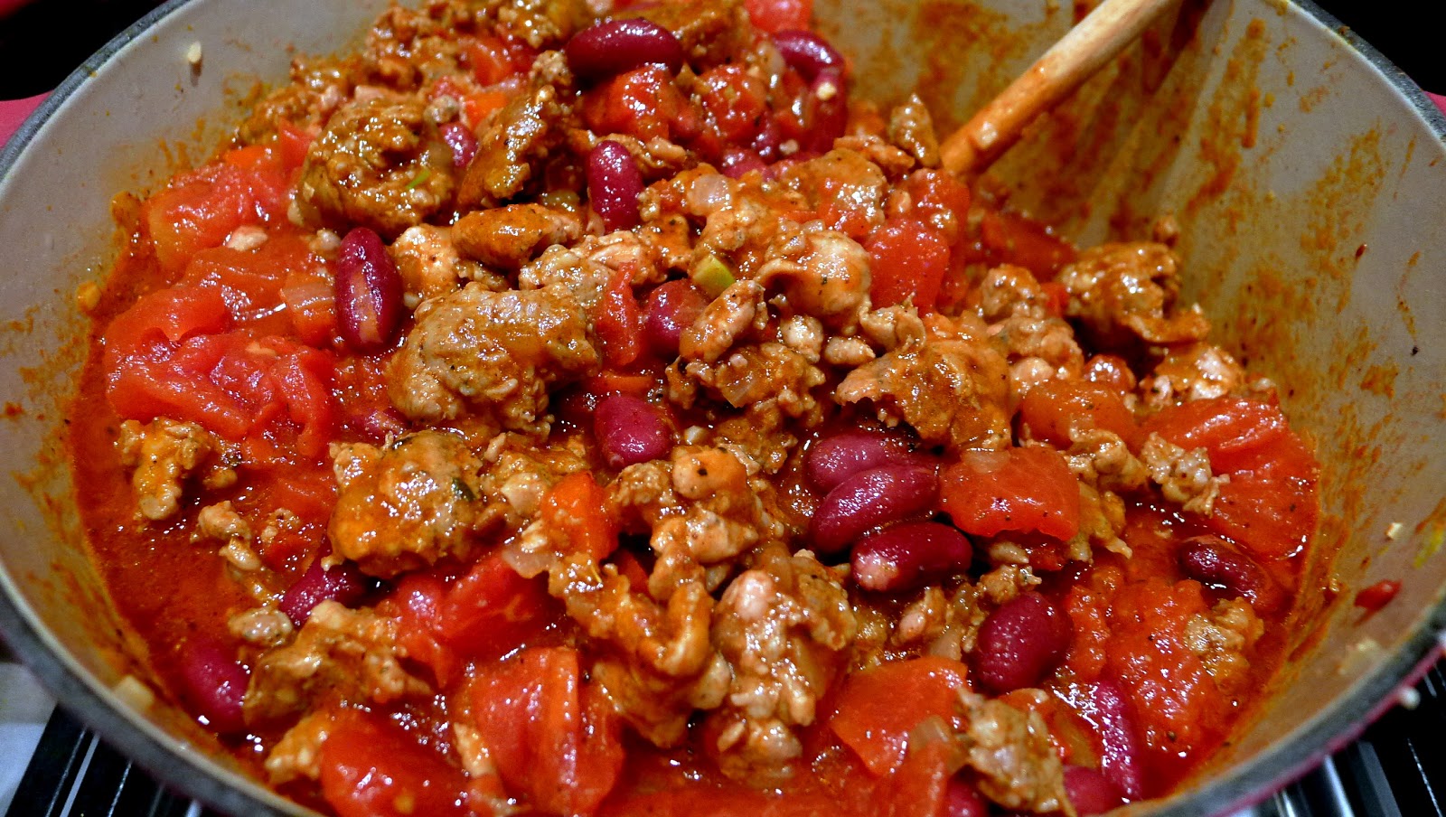newFOOD tuesdayz Chicken Apple and Andouille Sausage Chili