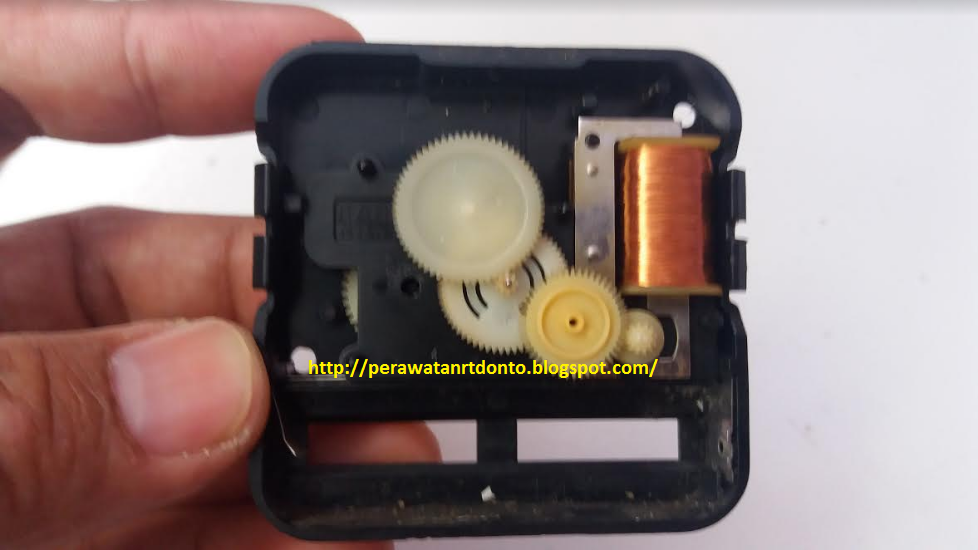 Gambar Weekend Project Jam Digital Sederhana