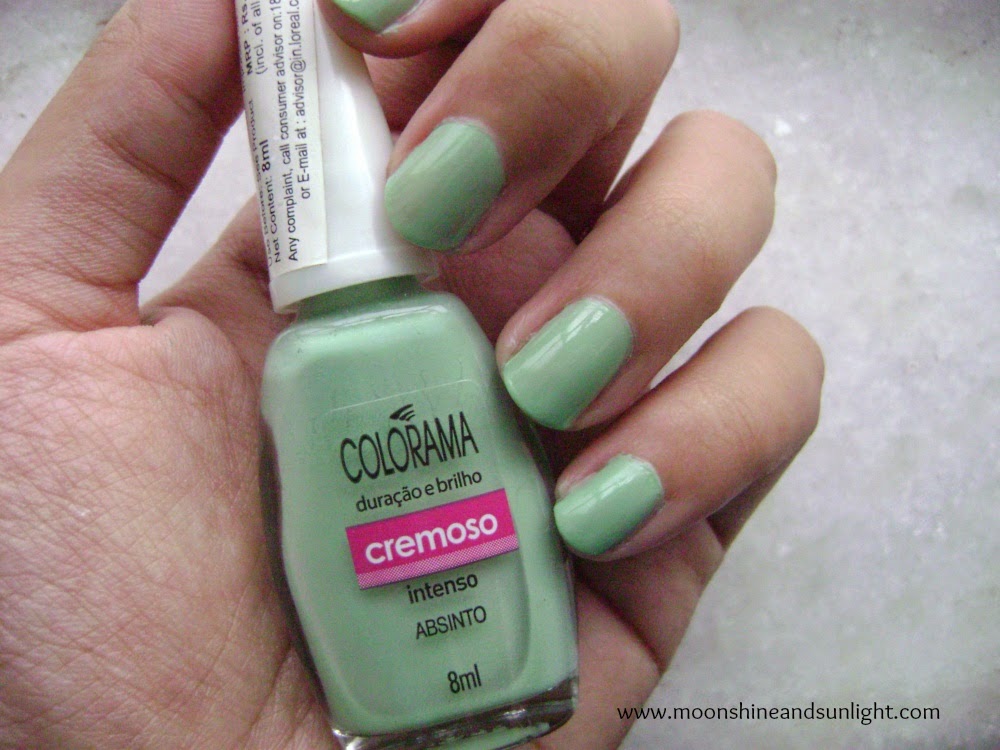 Maybelline Colorama nail polish in Absinto review and swatch , mint nail polish