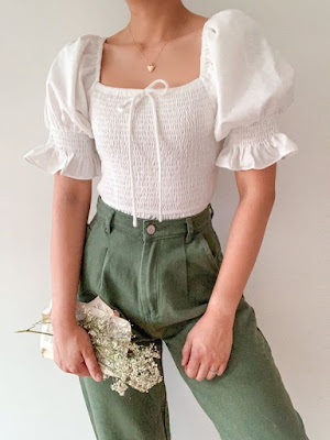10 Opções de looks com blusas brancas para você se inspirar