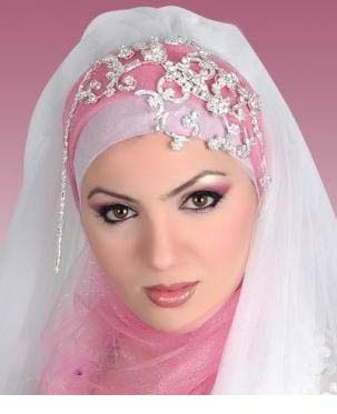 Between You and Me.....: Muslim Women's Bridal Gown and make-ups
