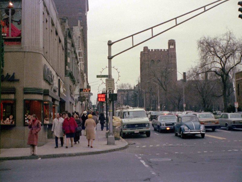 Amazing Photos Capture Street Scenes of New Haven, Connecticut in the