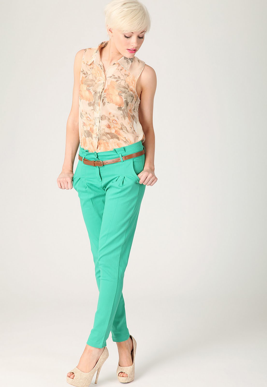 http://1.bp.blogspot.com/-elYOOUd_MMo/TaL7ty_LmlI/AAAAAAAAAiw/G5O7AdMYkCI/s1600/Kamilla+High+Waisted+Pleat+Style+Trouser+In+Green.jpg