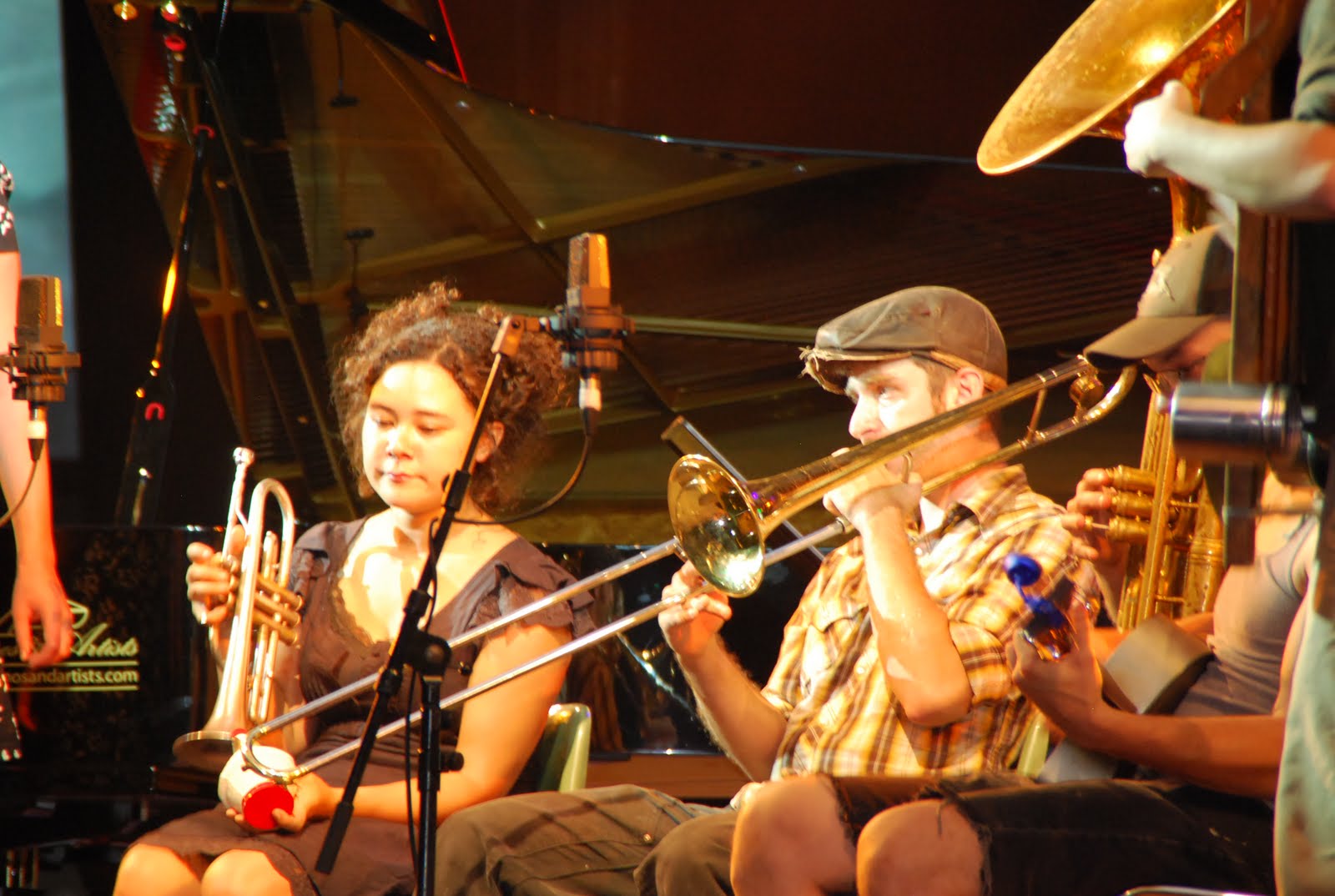 El diván del loko Tuba Skinny. maliZia kiss entrevista a Kiowa Wells