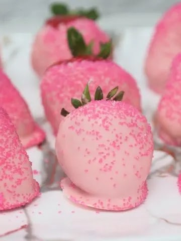Easy Pink Chocolate Dipped Strawberries