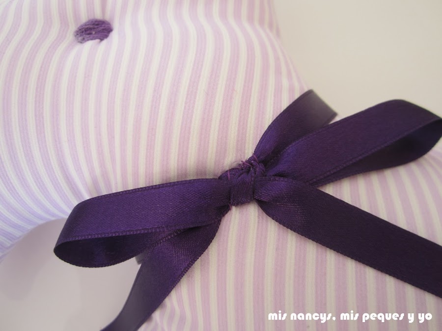 mis nancys, mis peques y yo, perritos de trapo, detalle lazo del cuello