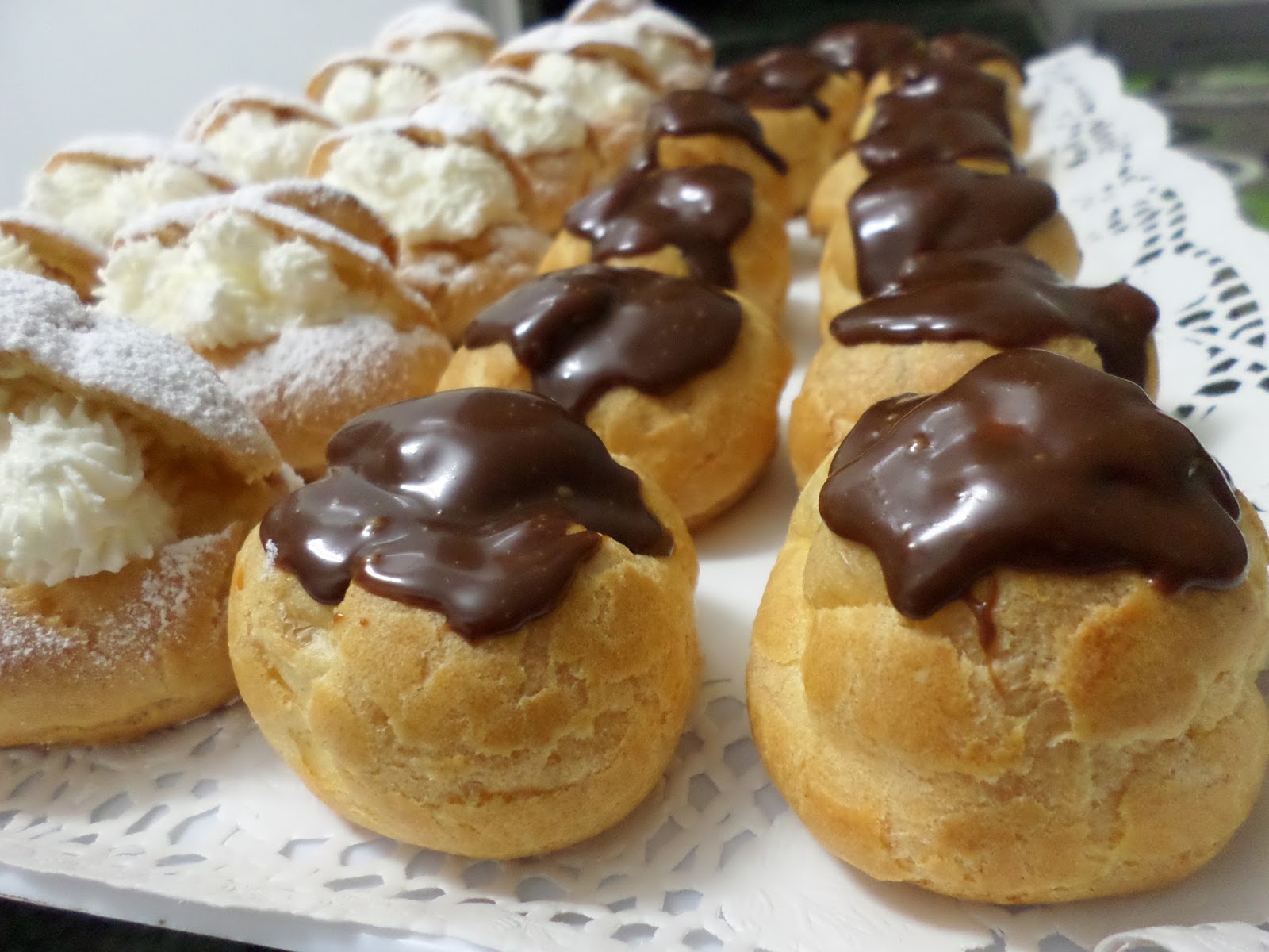 Mi pastelería: Duquesas rellenas de nata y profiteroles rellenos de ...