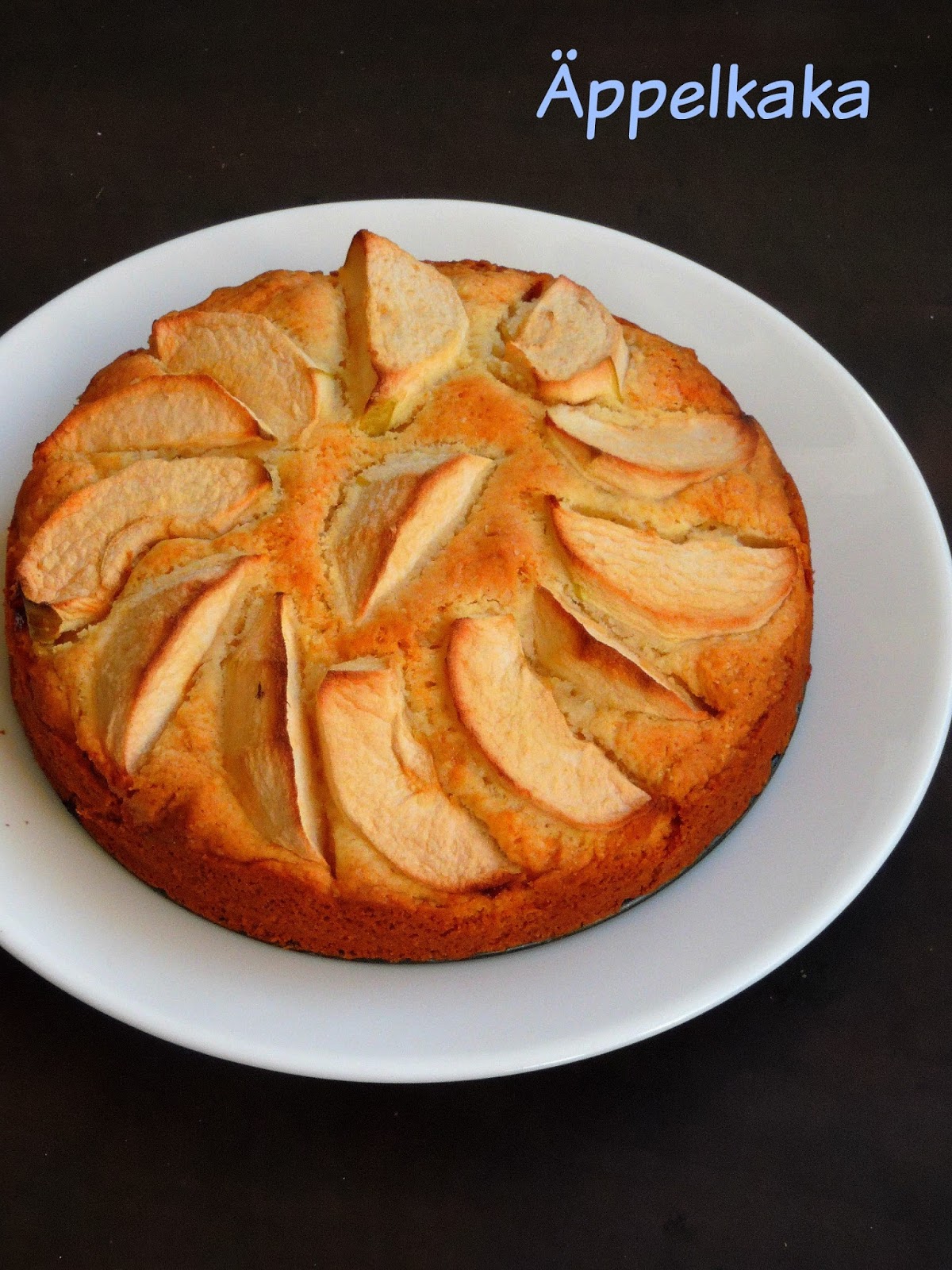 Priya's Versatile Recipes: Äppelkaka/Swedish Apple Cake