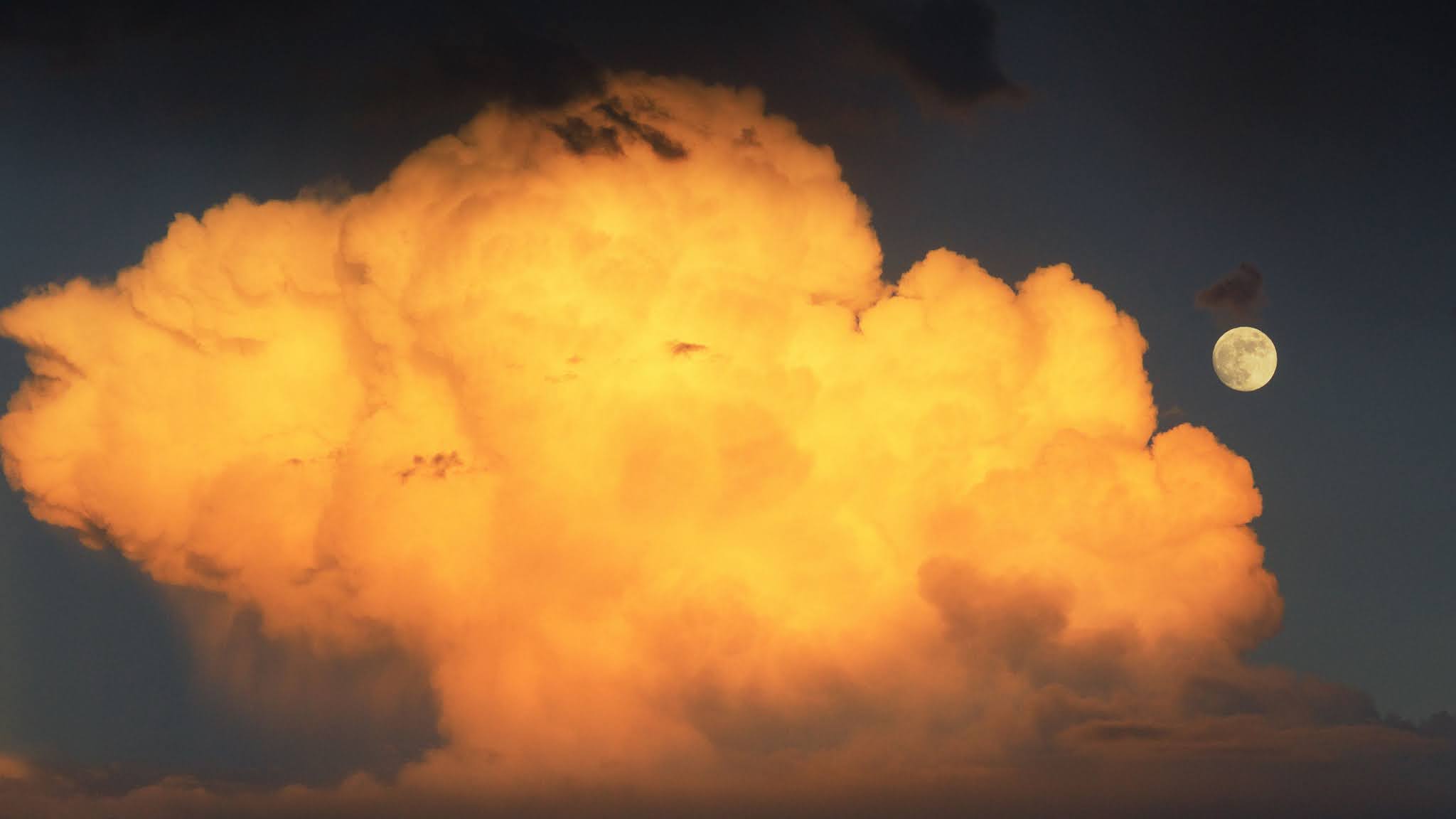 Full Moon in Sky Clouds Wallpaper
