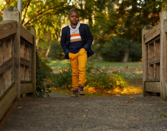 Fall Family Portraits-autumn-November-photography-family-kids-85mm-5d-park-photos 