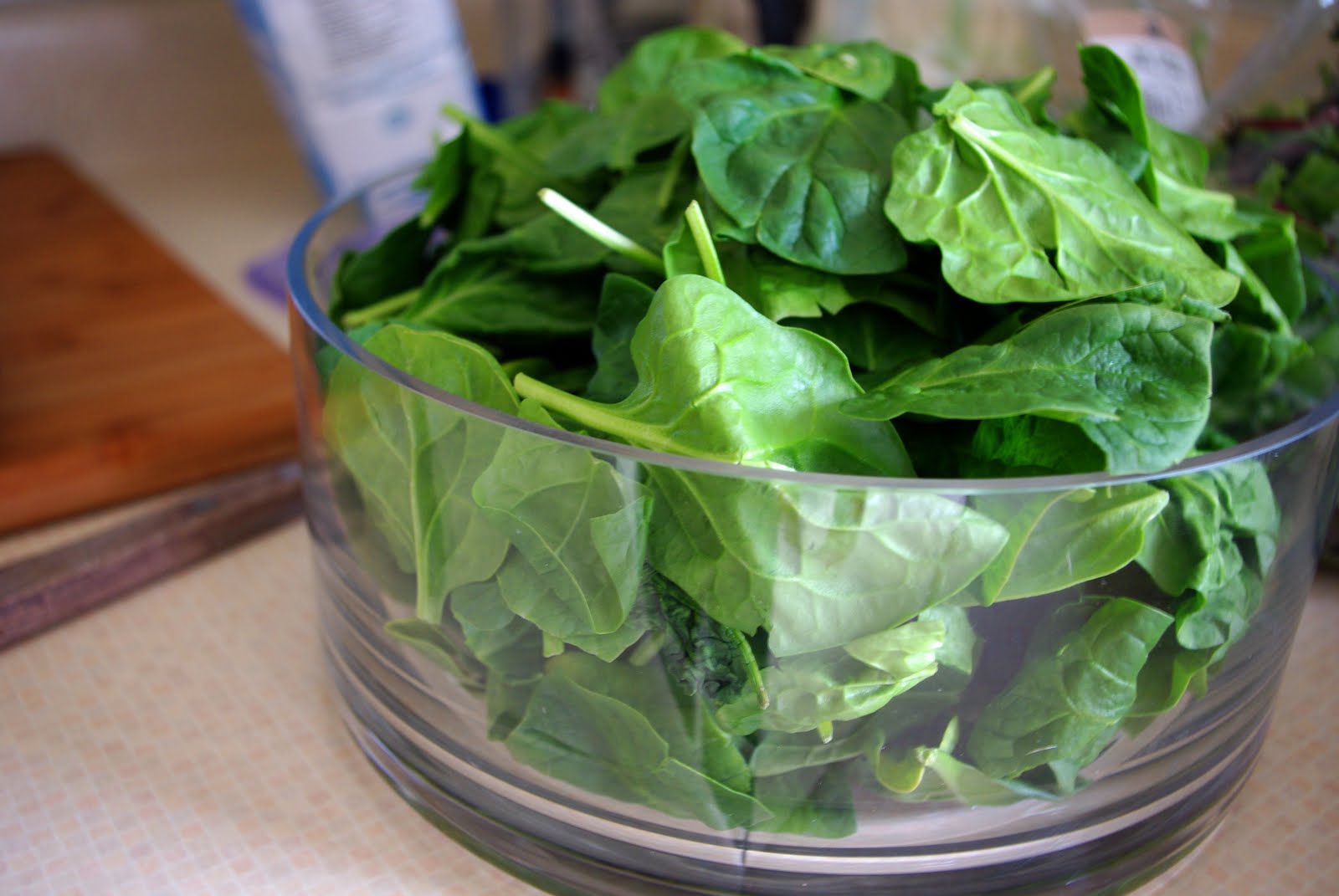 That Time I Cooked a Vegetable: Spinach salad with cranberry's walnuts