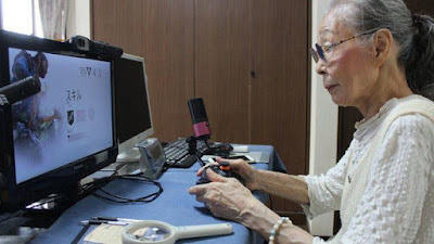 Abuela se vuelve youtuber de videojuegos a sus 89 años