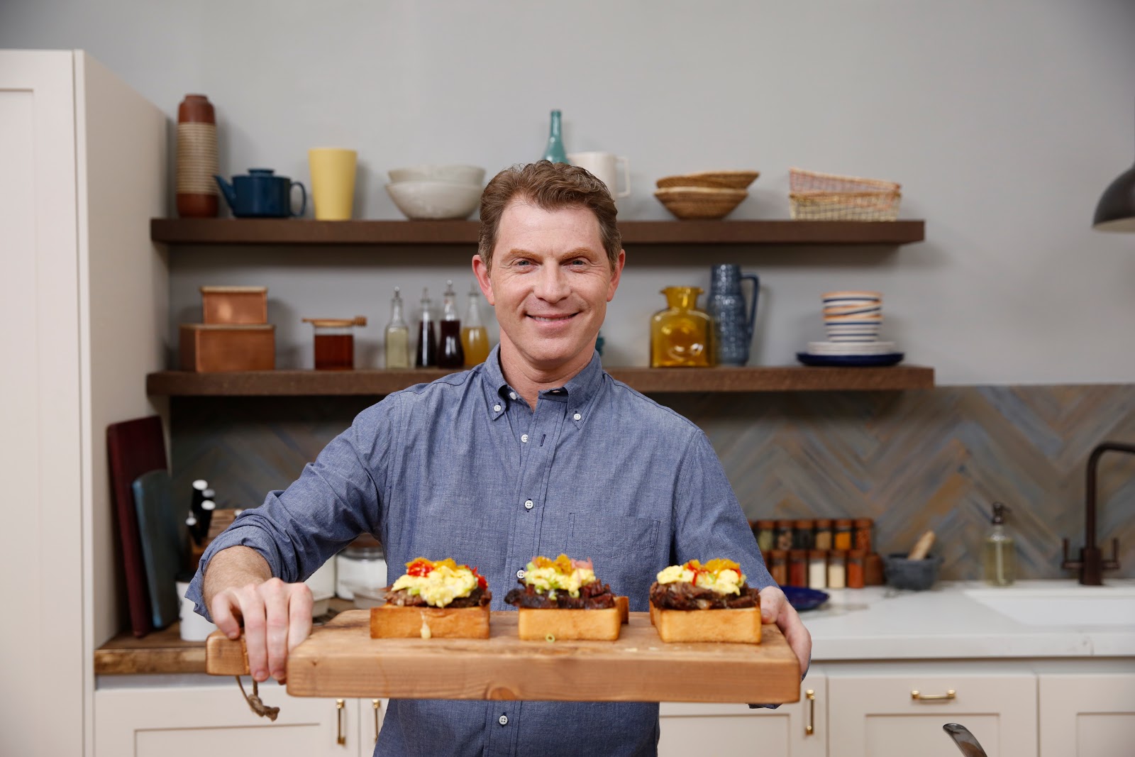 Bobby Flay retorna ao Food Network em sua sétima temporada de ''Brunch Com Bobby'' Bobby Flay retorna ao Food Network em sua sétima temporada de ''Brunch Com Bobby''