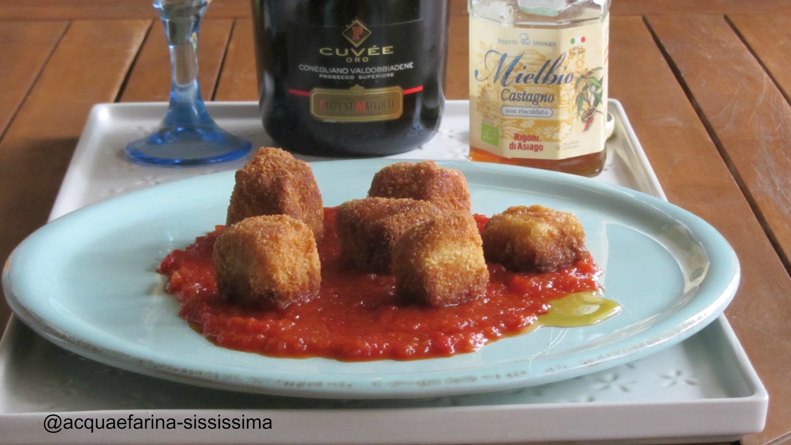 acqua e farinasississima bocconcini di primosale in salsa di peperoni e miele