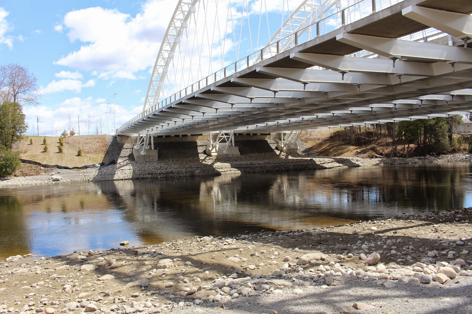 Memorials in Ottawa: Vimy Memorial Bridge