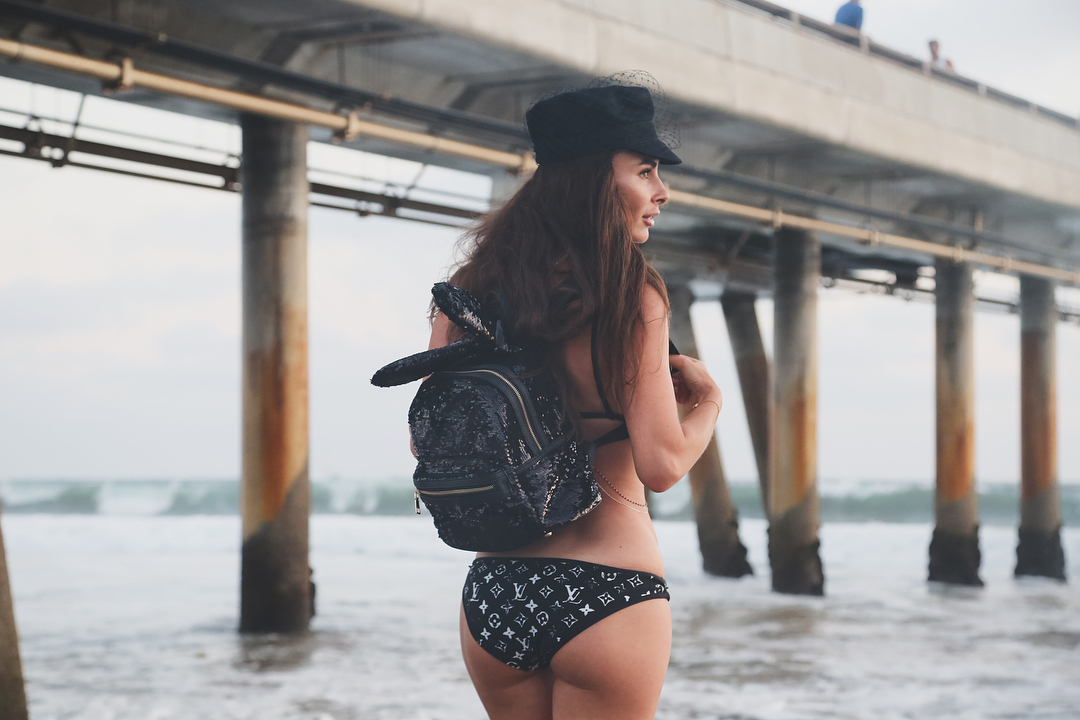 ЗНАМЕНИТОСТИ: Саша Зверева (Дэмо)