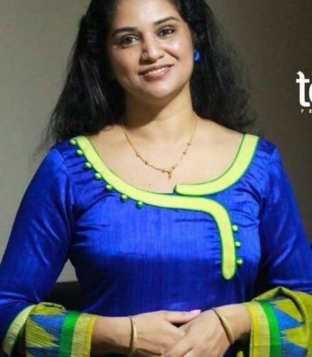 plain suit neck design