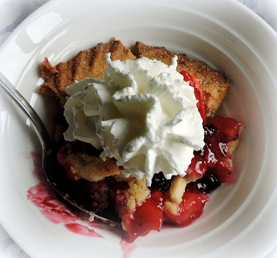 Apple and Blackcurrant Pie