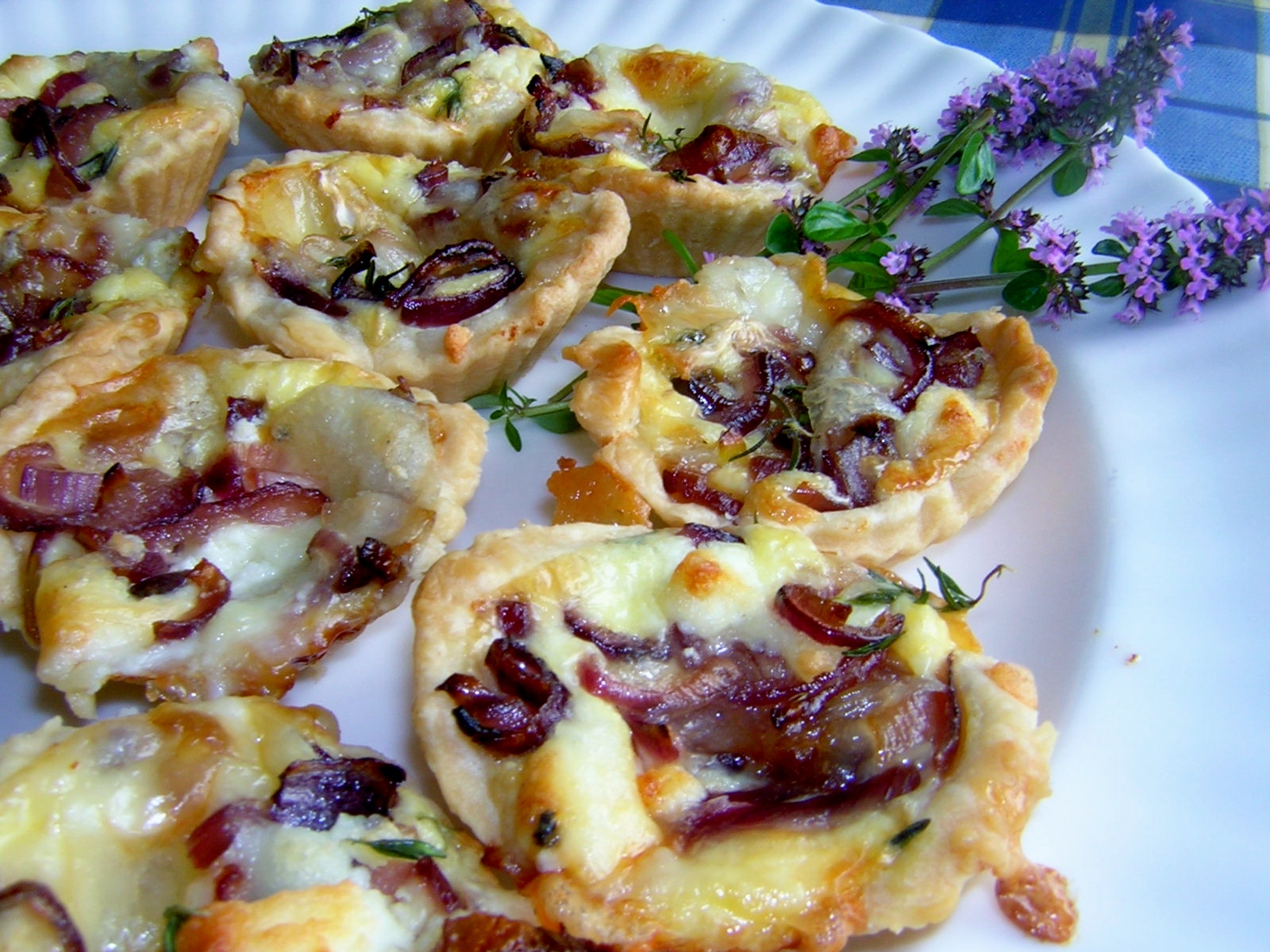 La Différence Goat's Cheese & Caramelised Red Onion Tartlettes with Thyme