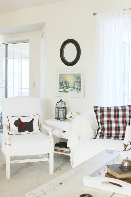 Happy At Home: Black and White Cottage Style Living Room