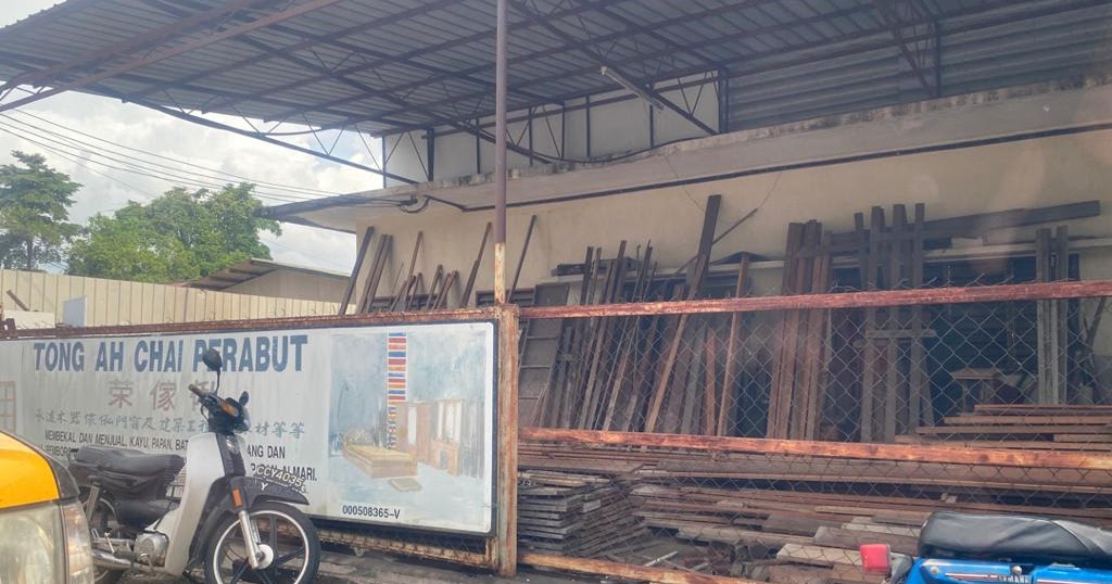 KEDAI KAYU PLYWOOD KUALA LIPIS Liyliz Yusof
