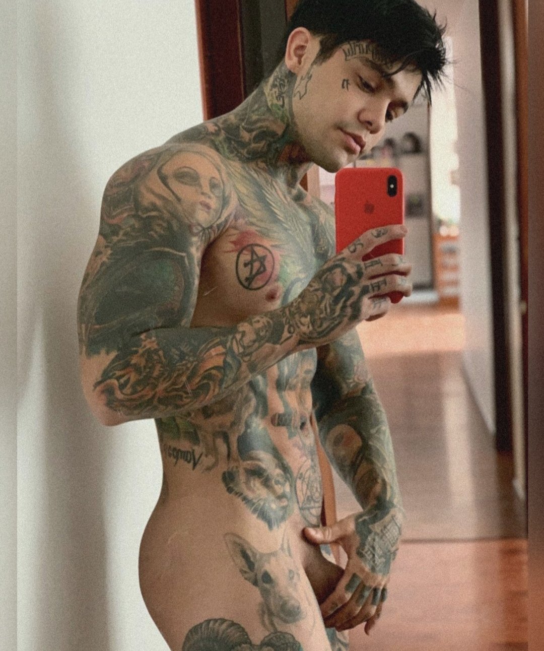 Yeferson Cossio, youtuber colombiano (videos e imágenes de su onlyfans) .