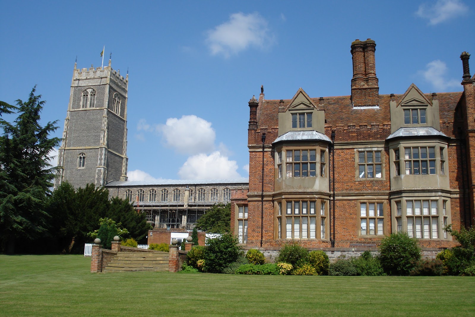 винчестерская школа в англии. Woldingham school. школы пансионы в великобритании. итон колледж в англии форма. школы пансионы в великобритании.