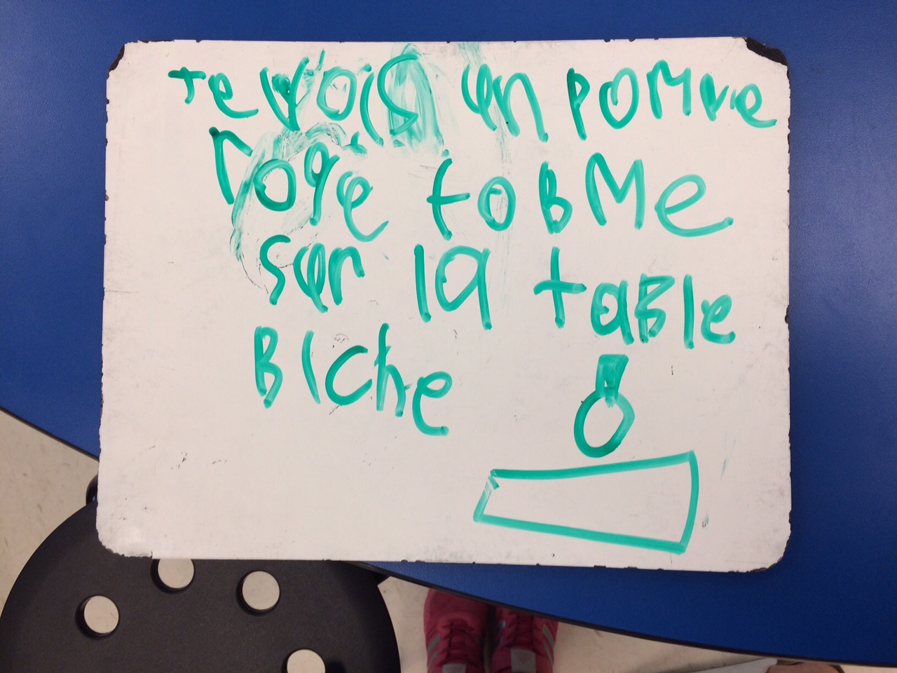 Writing on whiteboards and talking about accents Primary French