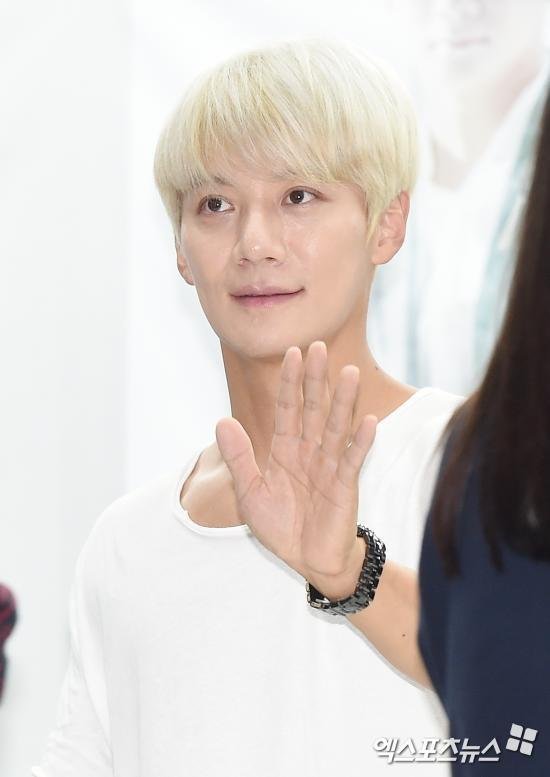 Lee Jae Jin clarifies that going Dutch was organized by his fans