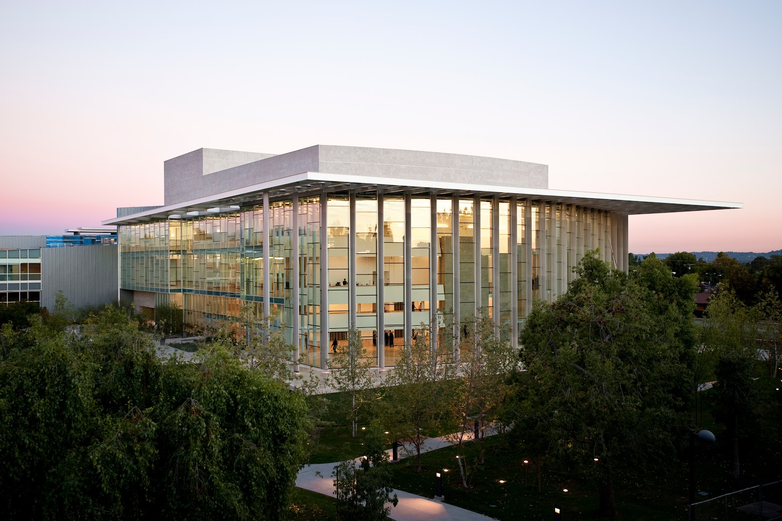 Things To Do In Los Angeles Valley Performing Arts Center Worthless