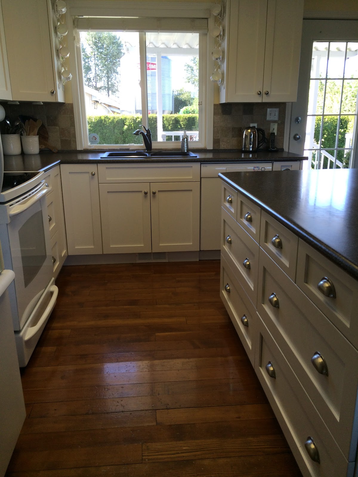 Mennonite Girls Can Cook: Saturday in Lovella's kitchen