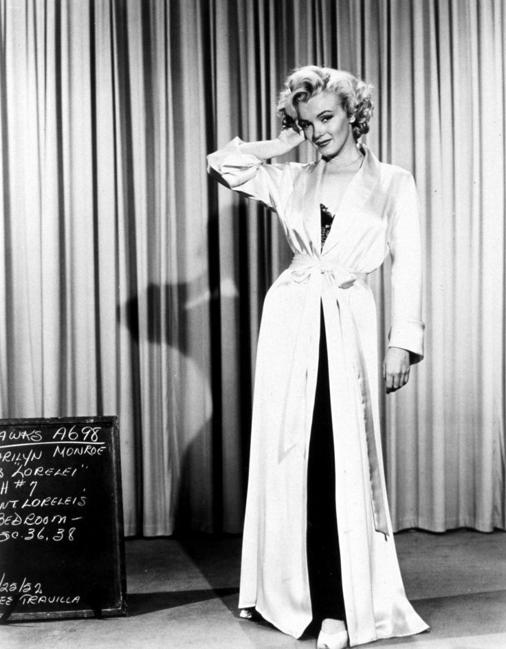 22 Pictures of Marilyn Monroe Wardrobe Tests as Lorelei Lee in ...