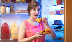 الأطعمة التي يجب تناولها او تجنبها قبل النوم الأطعمة التي يجب تناولها او تجنبها قبل النوم