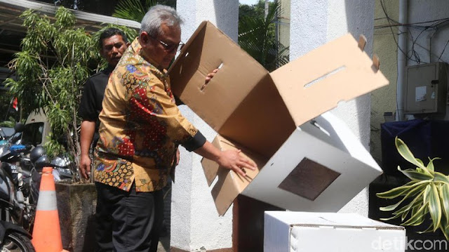 KPU Tanggapi soal Ribuan Kotak Suara 'Kardus' Rusak di Badung KPU Tanggapi soal Ribuan Kotak Suara 'Kardus' Rusak di Badung