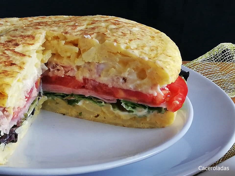 Tortilla de patatas rellena vegetal Caceroladas