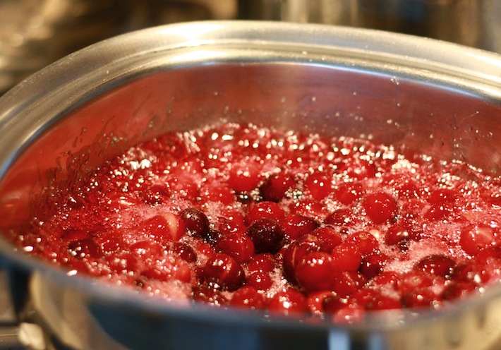 how to make cranberry sauce?