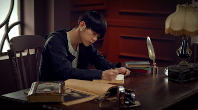 BEAST Fiction Junhyung writing desk