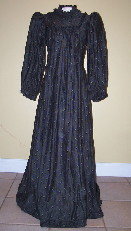 All The Pretty Dresses: 1890's Wrapper Dress