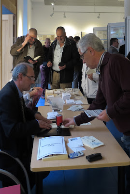 Matasellando en la Inauguración Exposición filatélica 2016 en Mieres