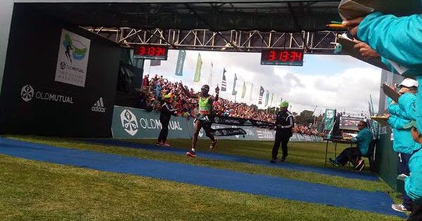 SOUTH AFRICA - MIKE FOKORONI WINS THE TWO OCEANS MARATHON - Bay Bulletin PE