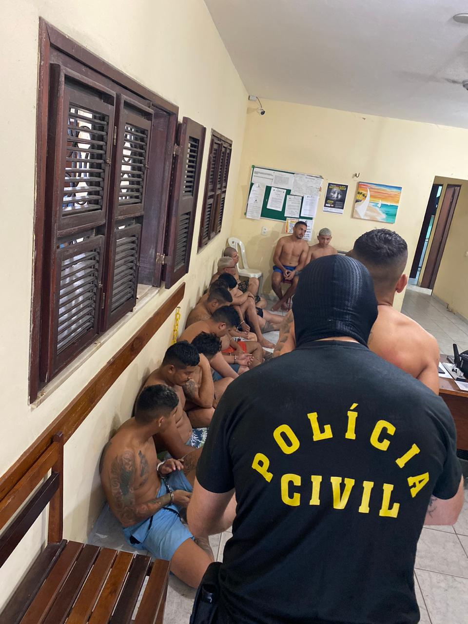 Polícia Civil prende 12 integrantes de organização criminosa atuante no