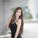 Beautiful Model Lee Ji Min in Black Dress Foto 1