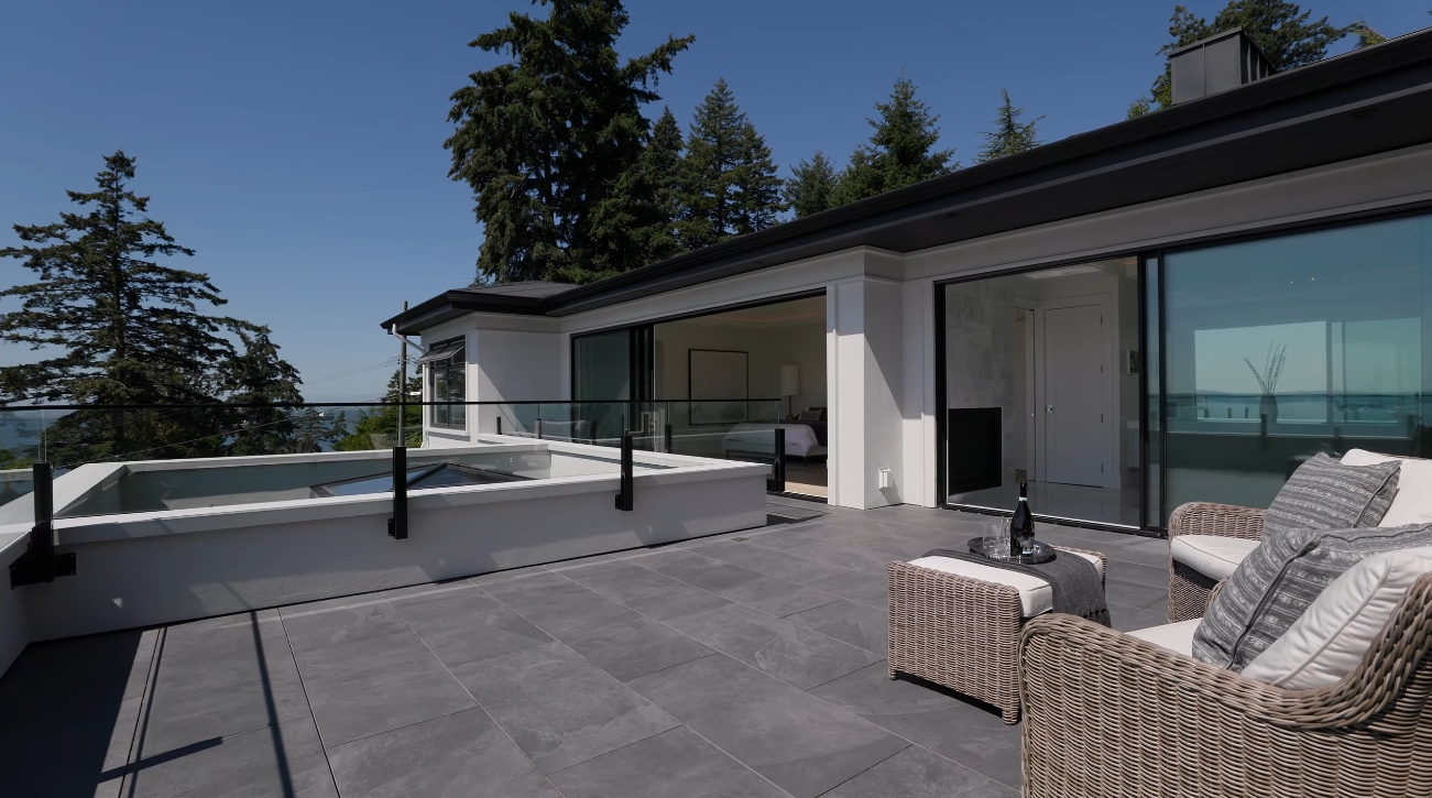 74 Photos vs. Luxury Contemporary Home In West Vancouver Interior Design Tour