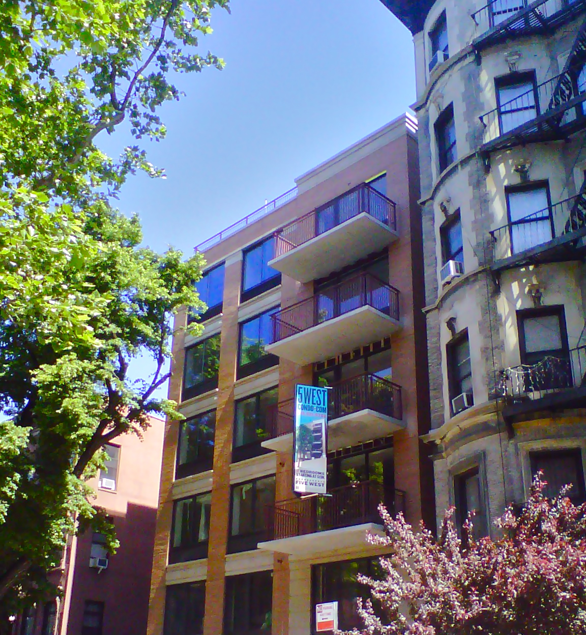 H A R L E M + B E S P O K E ☞ DWELL The 5 West 127th Street Condos