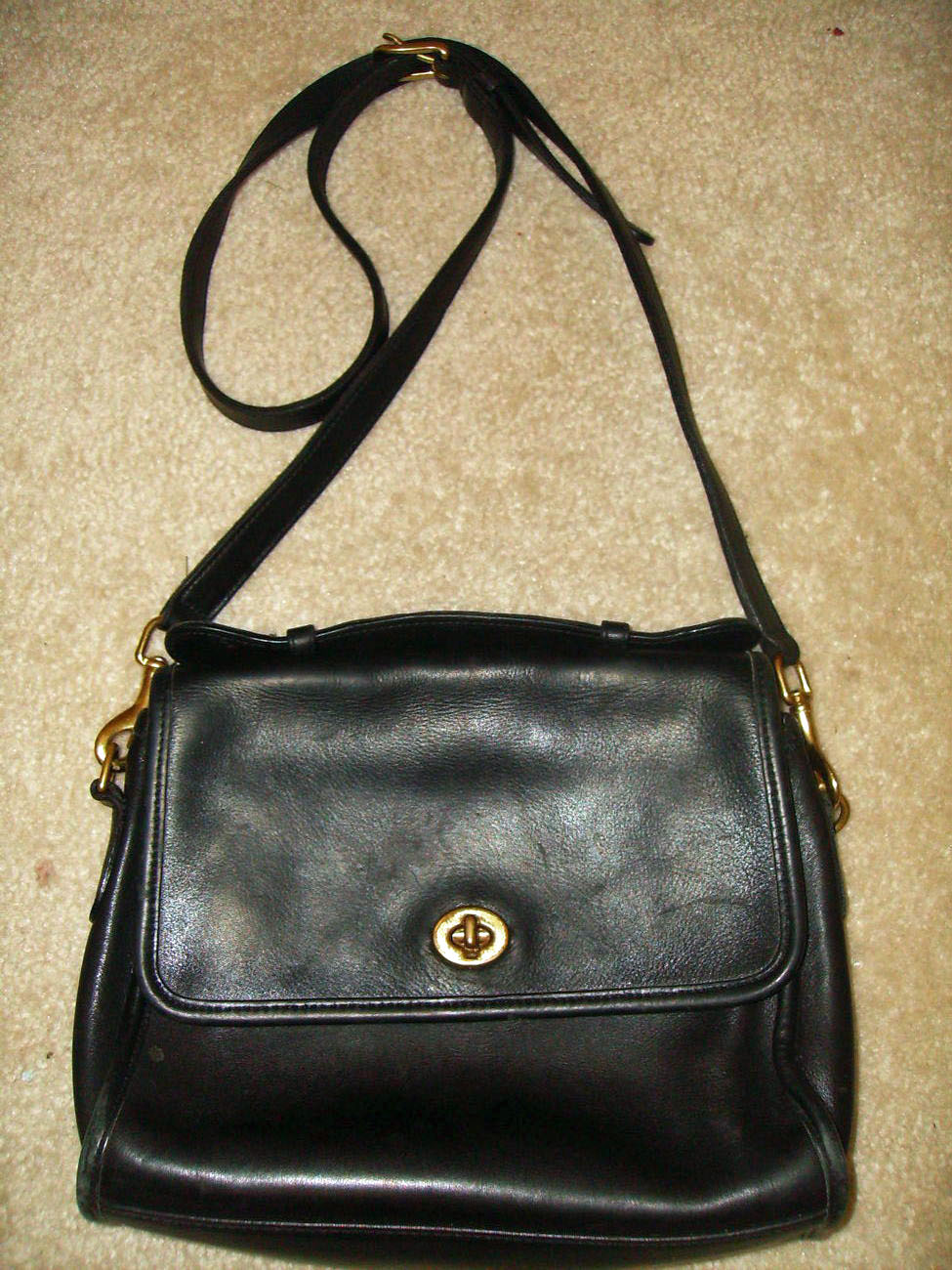 Renee&#39;s Chirpings: Check Thrift Stores For Authentic Coach Purses
