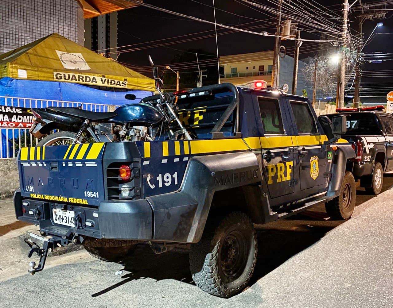 Polícia Rodoviária Federal recupera moto na BR-163 pouco horas após ser roubada