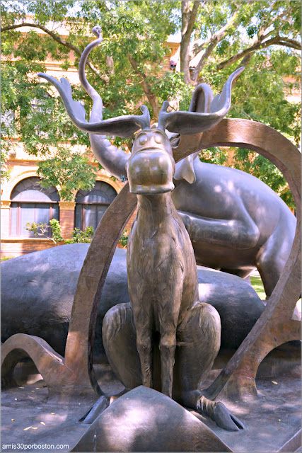 Thidwick the Big-Hearted Moose en el Jardín del Dr. Seuss en Springfield 