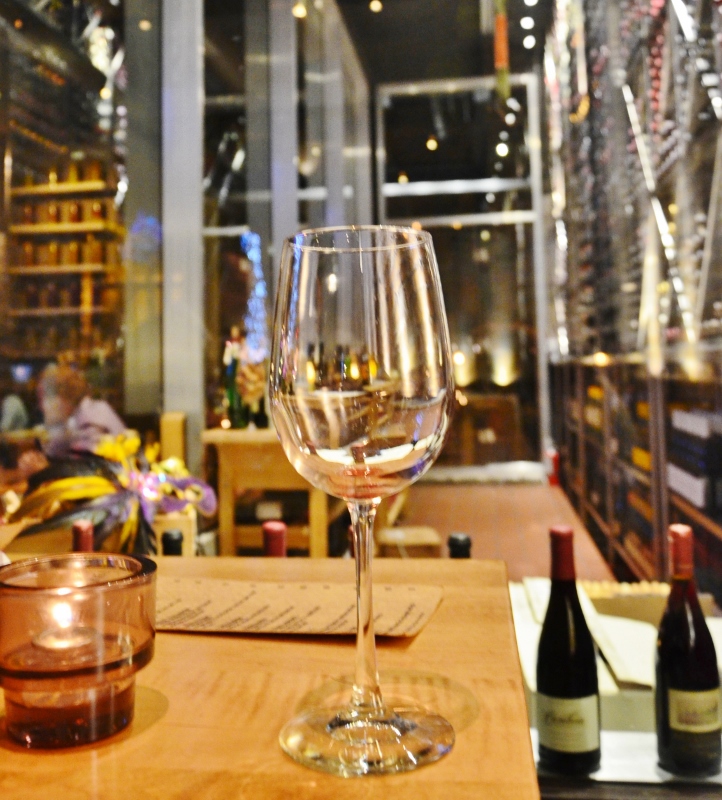 アクロバットなワインバー★Cibo Wine Bar M's Miami Cafe