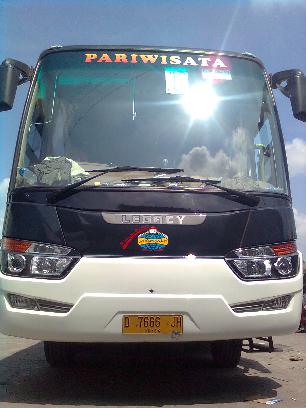 BIS (Bagiku Indah Selamanya....): Jackal Holidays Legacy SR-1 Mercedes