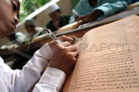 Kitab “Kuning” Literatur Peneliti Dunia Rujukan Memahami Ajaran Islam